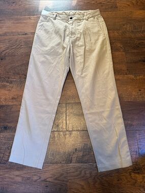Lululemon ABC pants in men’s size 30 waist 28 length classic loose fit.